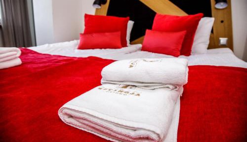 Deluxe Double Room (2 Adults + 1 Child)