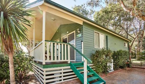 Two-Bedroom Cabin with Spa Bath