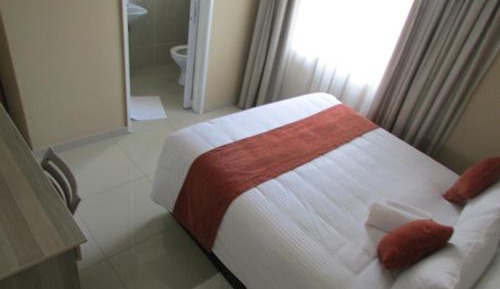 Deluxe Queen Room