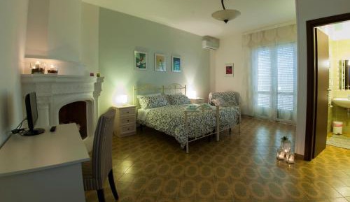 Double or Twin Room with Private Bathroom