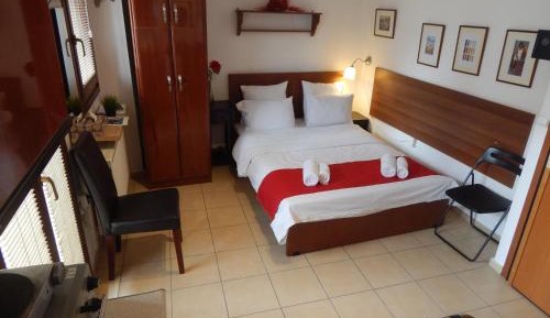 Budget Studio (2 Adults)