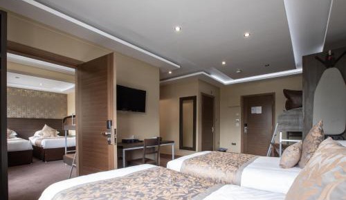 Deluxe Studio (2 Rooms ) Twin Beds