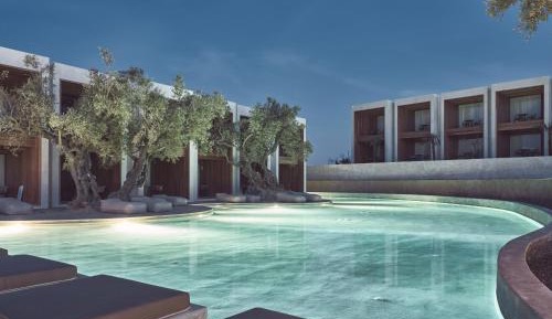 Superior Suite with Pοol View