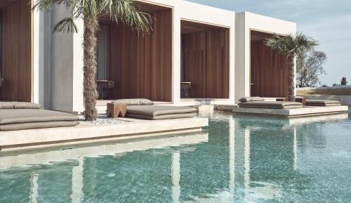 Superior Water Suite with Pοol View