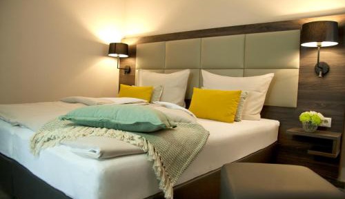 Deluxe Double or Twin Room with Garden View