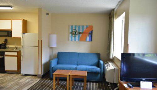 Queen Suite - Non-Smoking