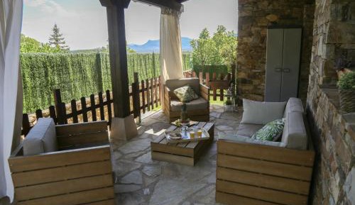 Apartment - Split Level with Garden