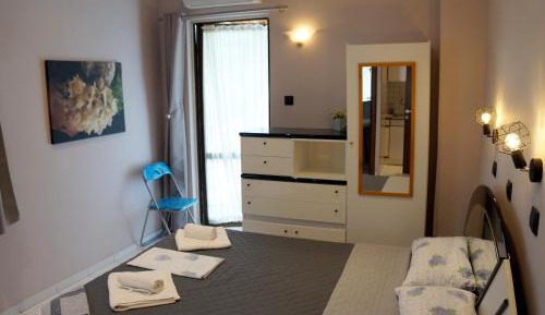 Double Room with Balcony and Mountain View