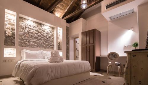 Superior Double Room - Terpsichori