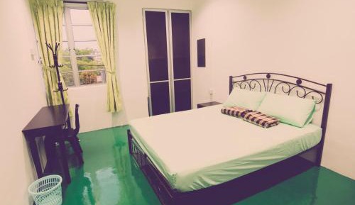 Standard Double Room with Shared Bathroom