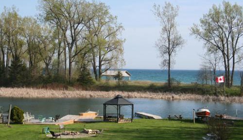 Suite with Lake View