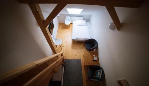 Studio - Split Level