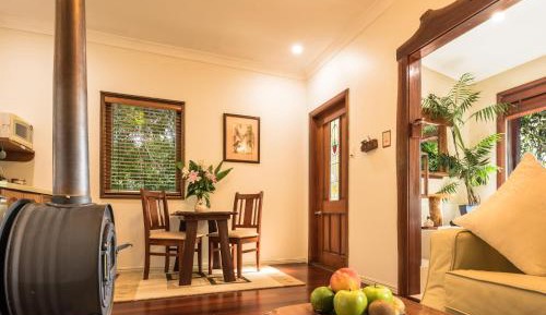 Cottage with Lake View