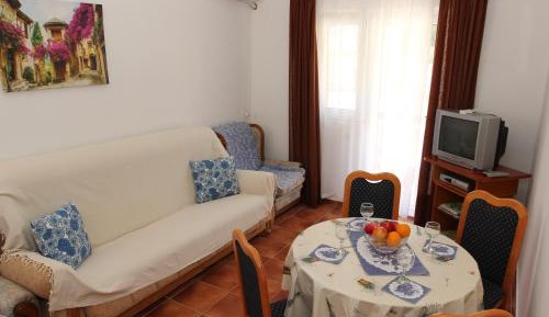 One-Bedroom Apartment with Balcony