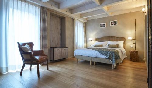 Deluxe Triple Room with shower
