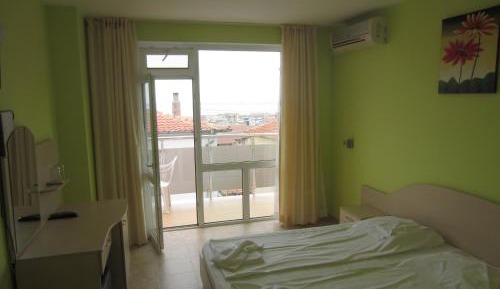 Economy Triple Room