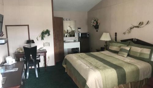 Deluxe King Room