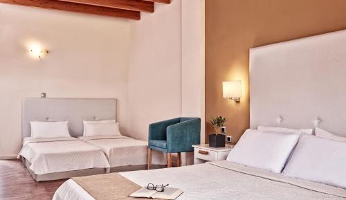 Family Room with Garden View