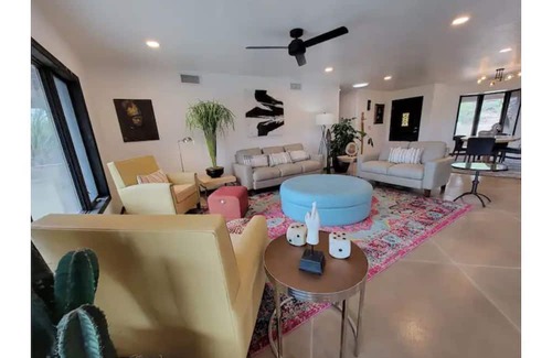 Tanque Verde House | GORGEOUS MOUNTAIN VIEW LUXURY HOME W/ POOL/JACUZZI