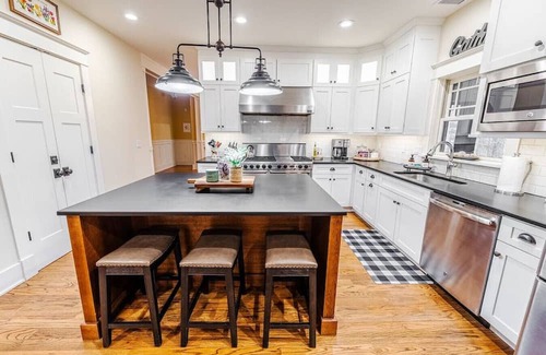 Fletcher House | Asheville in Luxury, on 3 Acres!