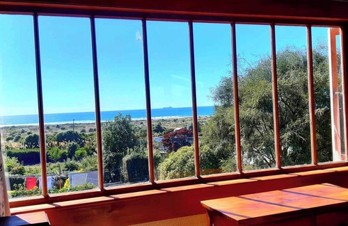 Warrington House | Montrose Pet Friendly Historical Family Beach House