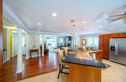 Socastee House | Private Dock w/ Hot Tub + King suite {Tiki Time}