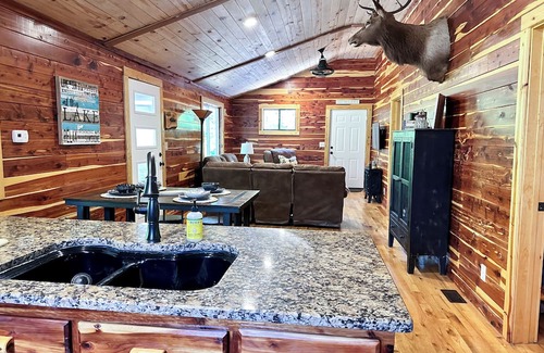 Smithville House | Hideaway Holler Cabin