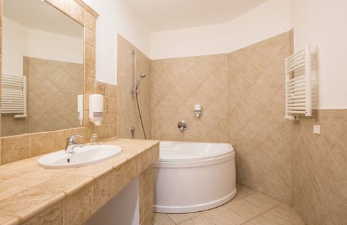 Szolnok Hotel | Semiramis Business Hotel