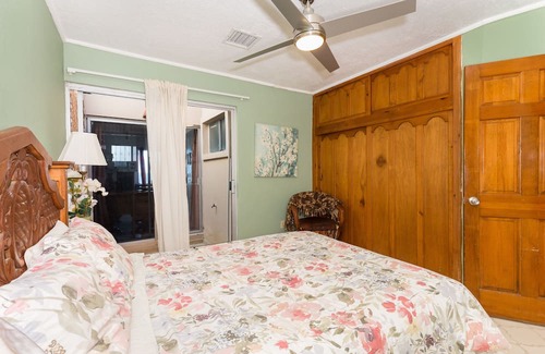 Benito Juarez House | La Gaviota - Nice beach front two bedroom two bath condo in Mirador area