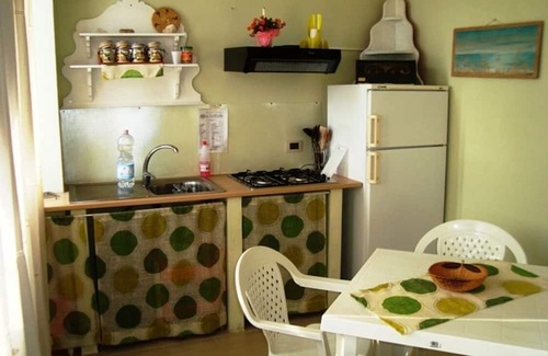 Seccagrande Apartment | "Apartment for 4-5 people" with terrace by the sea, barbecue, deck chairs
