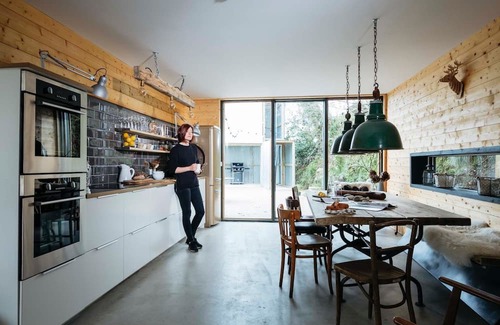 Ashford House | Unique Lodge with Industrial Designed Interior