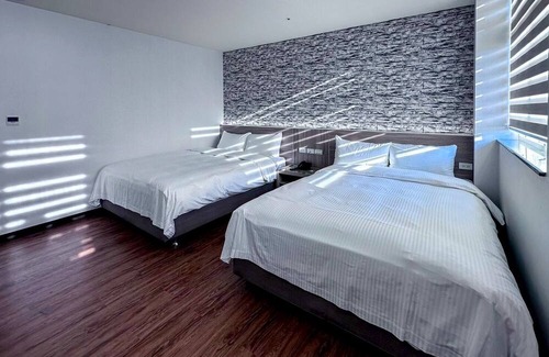 Longtan District Hotel | Chuanfu Shimen Hotel