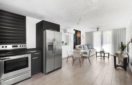 Eleanor Roosevelt Apartment | Private Balcony Welcomes Pets On-site Parking