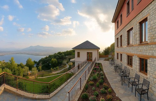 Ligiades Apartment | Arktos Hotel Deluxe Suite With Lake View