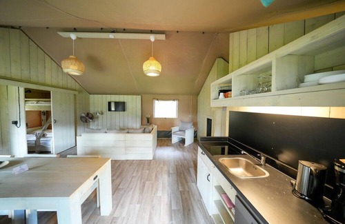 Hodenhagen RV Rental | Safari Lodge Retreat