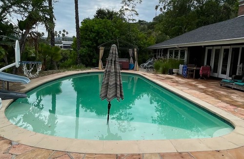 Sherman Oaks Apartment | BedRoom Rental Females Estate Home View Pool Un/Furnished Short/Long