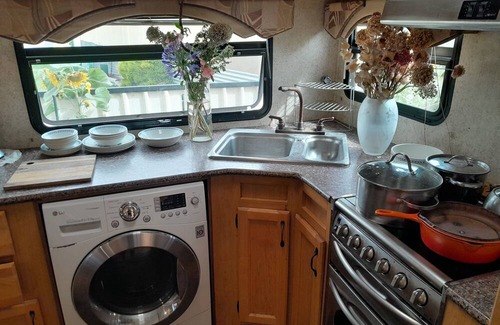 Tatiara House | Comfortable caravan [24 m2] Lowest prices in the area Peaceful Amenities nearby.