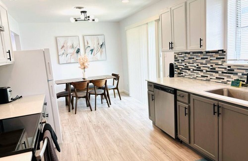 Farmers Branch House | Charming Family Home in Quiet Farmers Branch