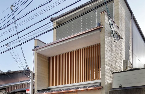 Central Kyoto Villa | Limited to one room per day, the large living room with a floor space of approximately 100 square meters located on the top floor can be monopolized. We have "Sedation" and "Open" bathrooms with different concepts.