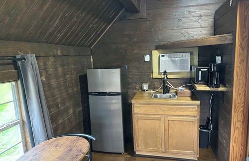Crown Point Cabin | Cozy cabin in wonderful Marrero with WiFi, AC Cabin 6