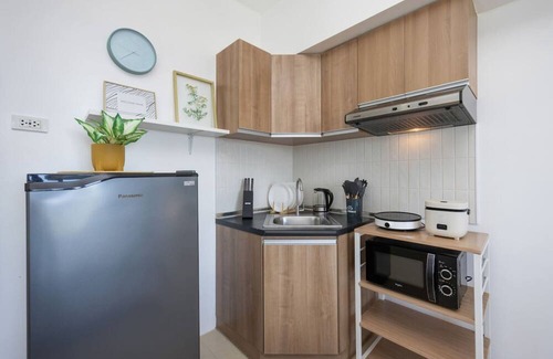 Lahug Apartment | Furnished Studio | City View, WiFi, Netflix and Pool
