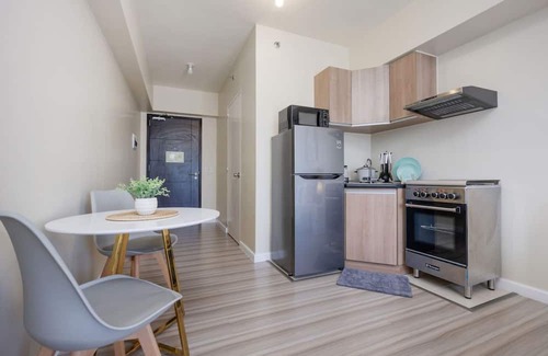 Cebu Apartment | Furnished Studio | Mountain View, WiFi, Netflix and Pool