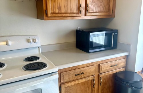 Coralville House | Quiet and convenient house close to UIHC