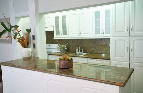 Downtown Condo | Stylish, modern, 3-bedroom condo in the cultural heart of City near the savannah