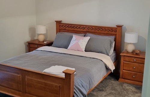 Seymour House | great river escape next to boat ramp, only 10 mins from the bend motorsport park