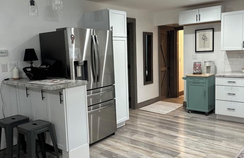 Lake Erie Beach Cottage | Charming 2-bedroom cottage with WiFi, AC in lovely Angola