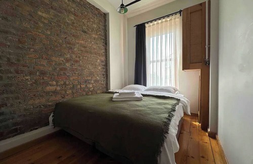 Sisli Hotel | 2Br, 2Ba, 1st Floor of Historical Building ,Galata