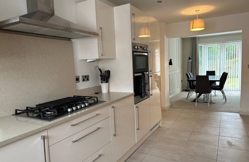 Llandudno Junction House | Stylish Family 3 bedroom home