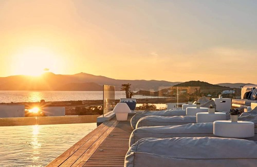 Agios Prokopios Apartment | Unique and Elegant 2BR Suite near Plaka Beach