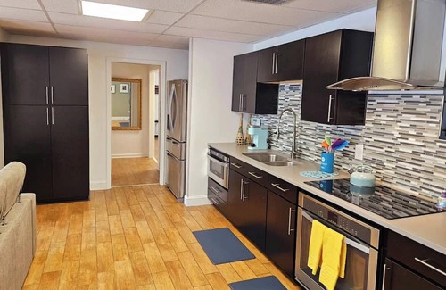 Suwanee House | 2 bedroom chic private loft in Suwanee